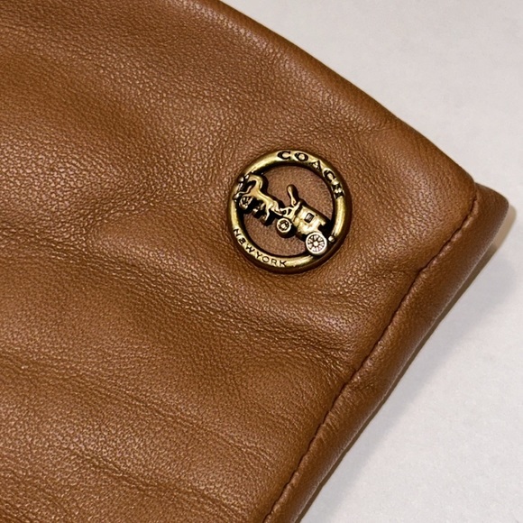 COACH Horse And Carriage Plaque Leather Tech Gloves - Picture 2 of 9